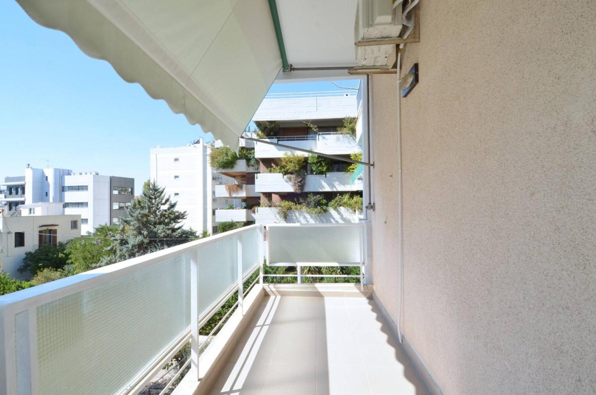 A Spacious Minimal Apatment At Chalandri Athens Exterior photo